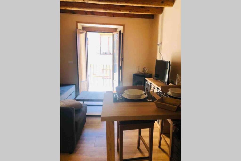 Puigcerda Centro. Acogedor Apartament En El Pueblo Exterior photo