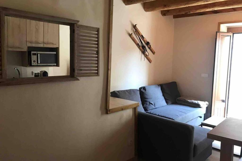 Puigcerda Centro. Acogedor Apartament En El Pueblo Exterior photo